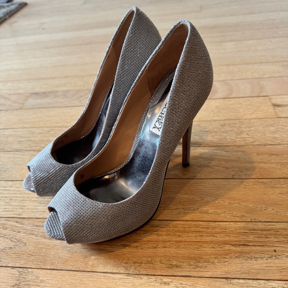 Badgley Mischka Gray Stiletto Heels Peep-Toe Pumps